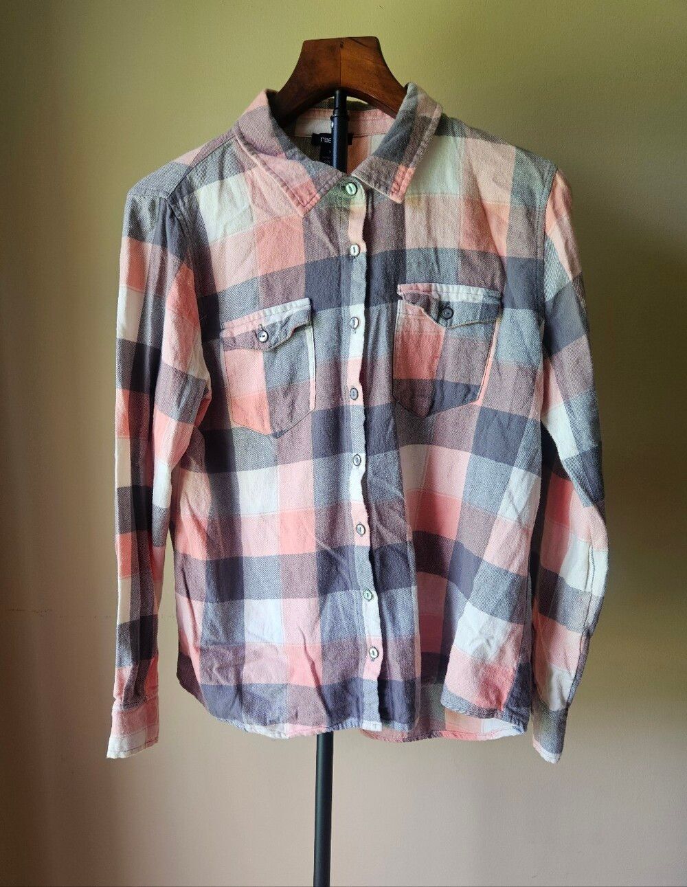 Rue 21 Pink & Gray Plaid Button-Up Shirt Size XL